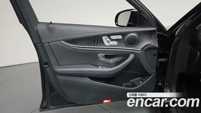 Mercedes-Benz E-Class E220d 4MATIC AMG Line, миниатюра 29