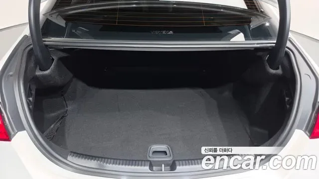 Mercedes-Benz C-Class C200 AMG Line, миниатюра 4