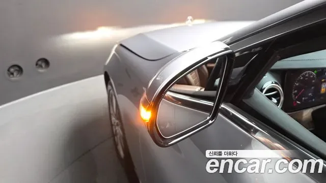 Mercedes-Benz E-Class E250, миниатюра 2