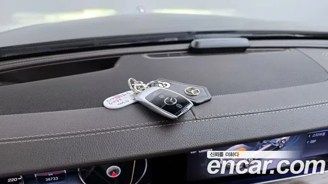 Mercedes-Benz E-Class E300 4MATIC, миниатюра 2