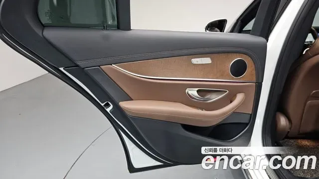 Mercedes-Benz E-Class E250, миниатюра 23