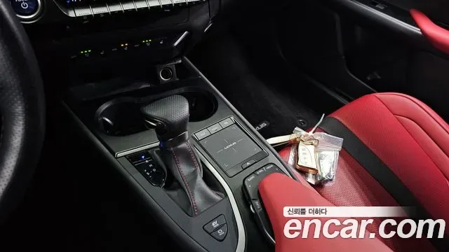Lexus UX 2.0 F-Sport 2WD, миниатюра 19