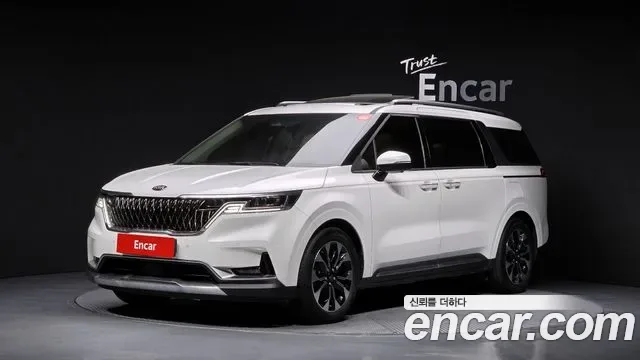 Kia Carnival дизель 9 мест Signature