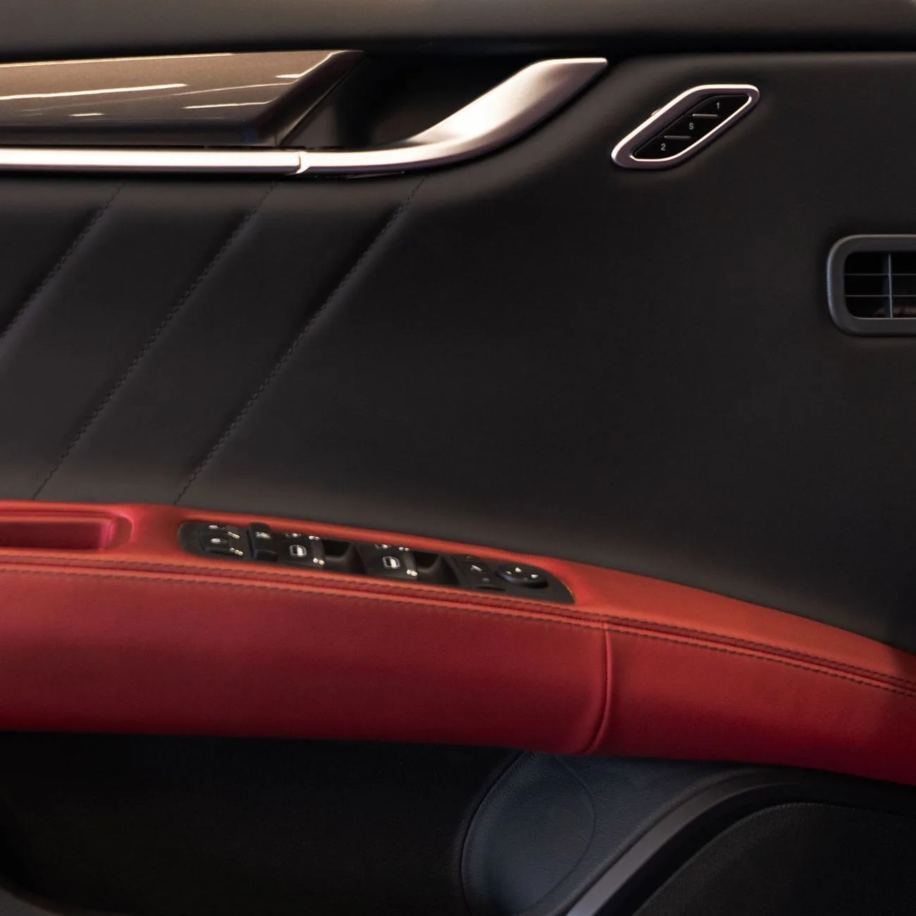 Maserati year 2023 Kilometers 30,975 Kms Regional Ghibli GT AED 2,778 P.M • 0% Downpayment •, миниатюра 15