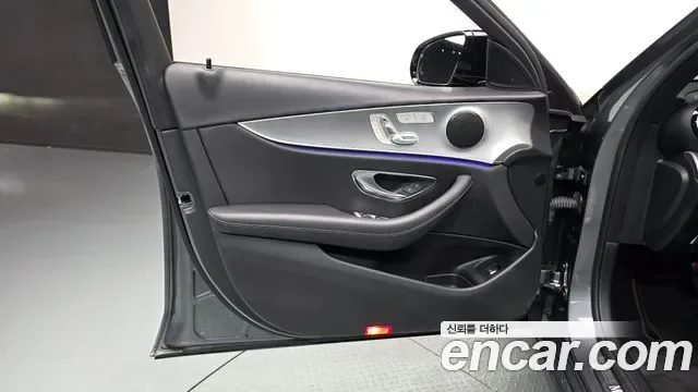 Mercedes-Benz E-Class E250, миниатюра 13