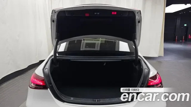 Mercedes-Benz E-Class E250, миниатюра 7