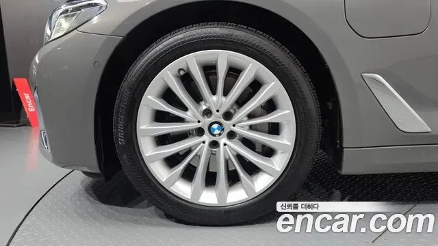 BMW 5 (G30) 530e, миниатюра 10
