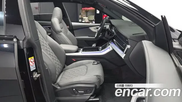 Audi Q8 55 TFSI Premium, миниатюра 4
