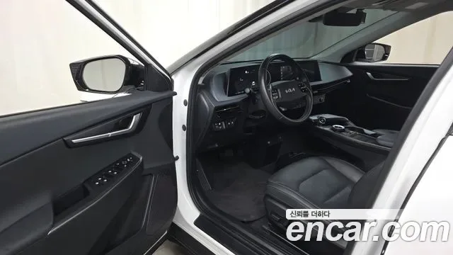 Kia EV6, миниатюра 3