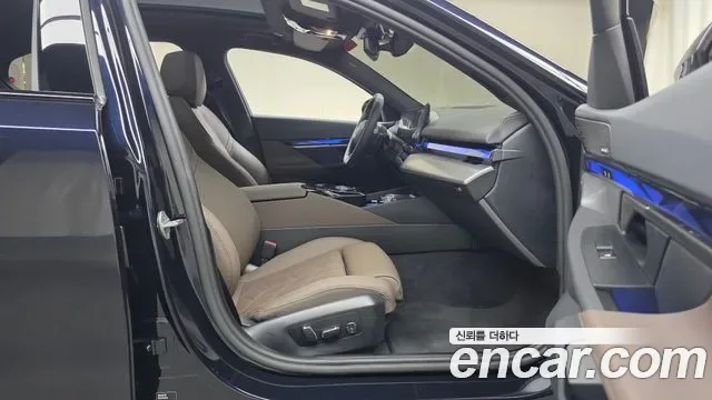 BMW 5 (G60) 520i M, миниатюра 5