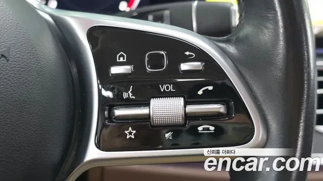 Mercedes-Benz E-Class E300, миниатюра 4
