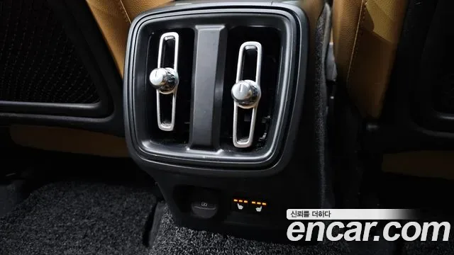 Volvo XC40 T4, миниатюра 22