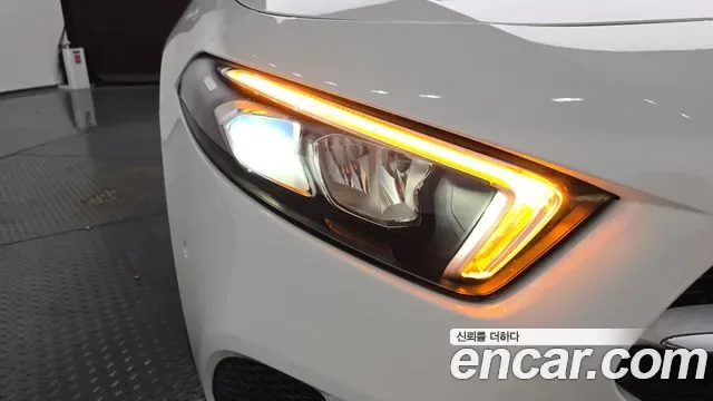 Mercedes-Benz A-Class A220, миниатюра 11
