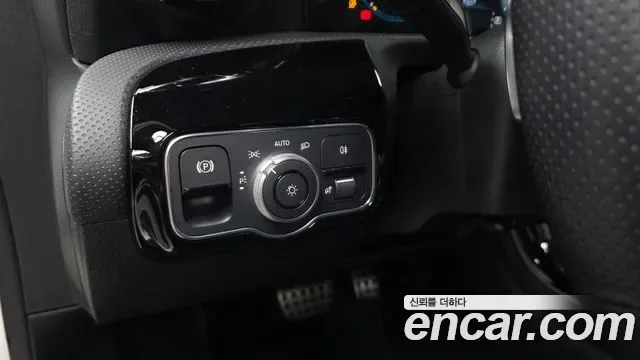 Mercedes-Benz A-Class A220, миниатюра 10