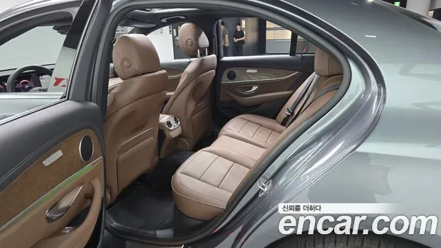 Mercedes-Benz E-Class E250, миниатюра 11