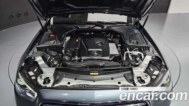 Mercedes-Benz E-Class E250, миниатюра 10