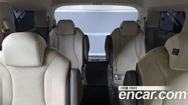 Kia Carnival дизель 9 мест, миниатюра 5