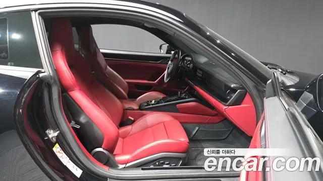 Porsche 911 4 GTS, миниатюра 4