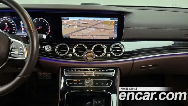 Mercedes-Benz E-Class E450 4MATIC, миниатюра 14