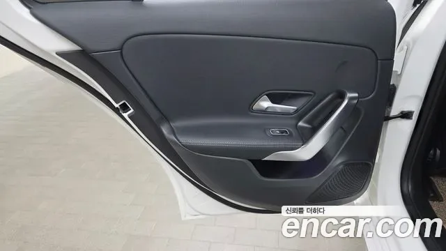 Mercedes-Benz A-Class A220, миниатюра 18