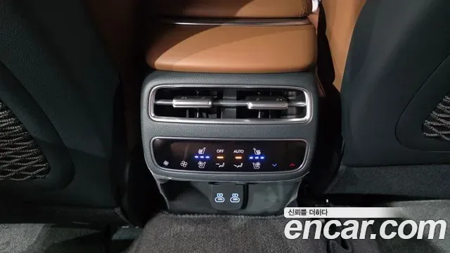 Genesis GV70 2.5T бензин AWD ( ), миниатюра 4
