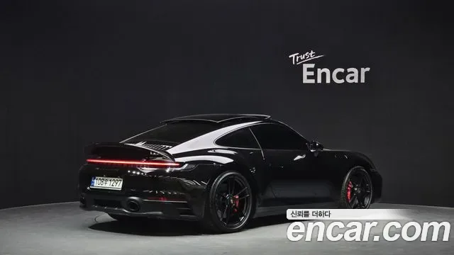 Porsche 911 4 GTS, миниатюра 7