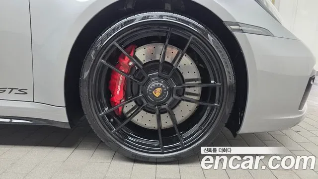 Porsche 911 4 GTS, миниатюра 8