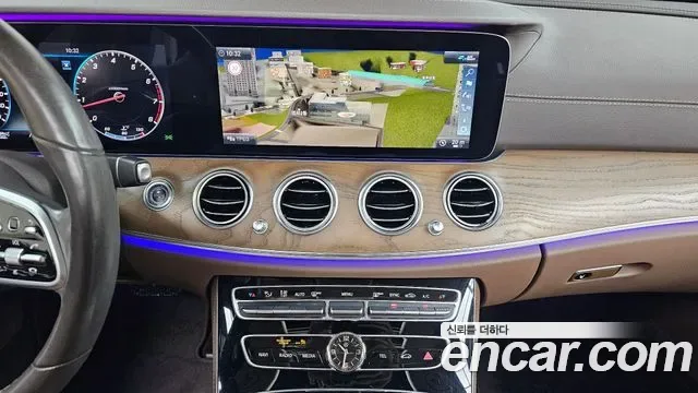 Mercedes-Benz E-Class E300 4MATIC, миниатюра 4