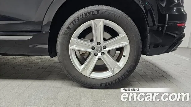 Audi Q8 45 TDI Premium, миниатюра 2