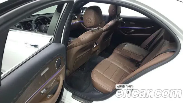 Mercedes-Benz E-Class E250, миниатюра 25