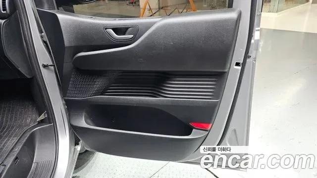 Hyundai Staria 5 мест, миниатюра 5