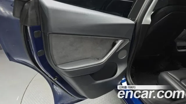 Tesla Y AWD, миниатюра 3