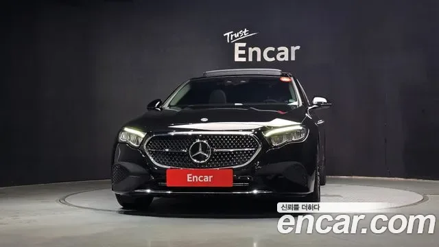 Mercedes-Benz E-Class E200, миниатюра 25