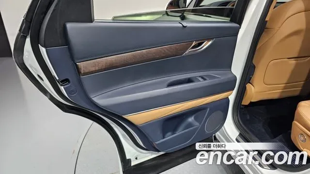 Genesis GV80 2.5T бензин AWD ( ), миниатюра 3