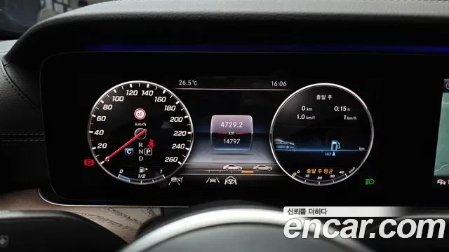 Mercedes-Benz E-Class E300 4MATIC, миниатюра 18