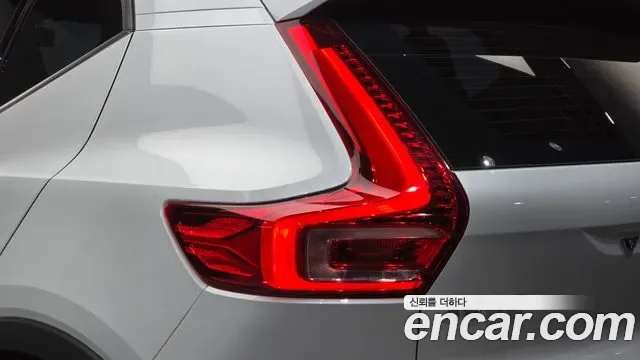 Volvo XC40 B4, миниатюра 10