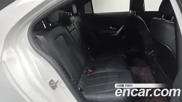 Mercedes-Benz A-Class A220, миниатюра 9