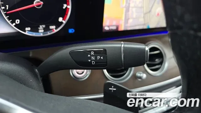 Mercedes-Benz E-Class E300 4MATIC, миниатюра 17