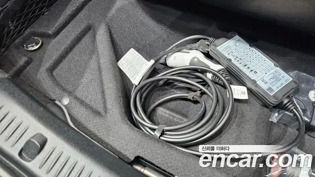 Mercedes-Benz E-Class E300e 4MATIC, миниатюра 6
