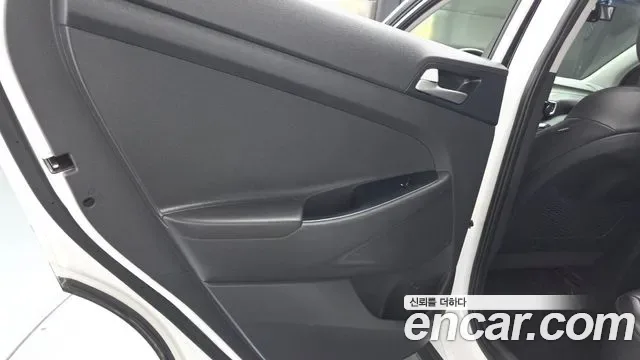 Hyundai TUCSON дизель 2.0 2WD, миниатюра 4