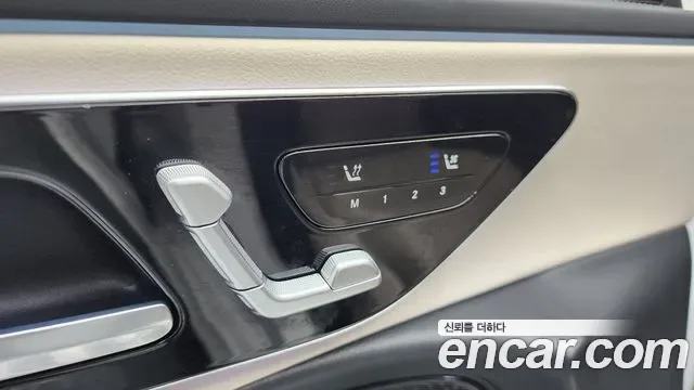 Mercedes-Benz E-Class E200, миниатюра 10