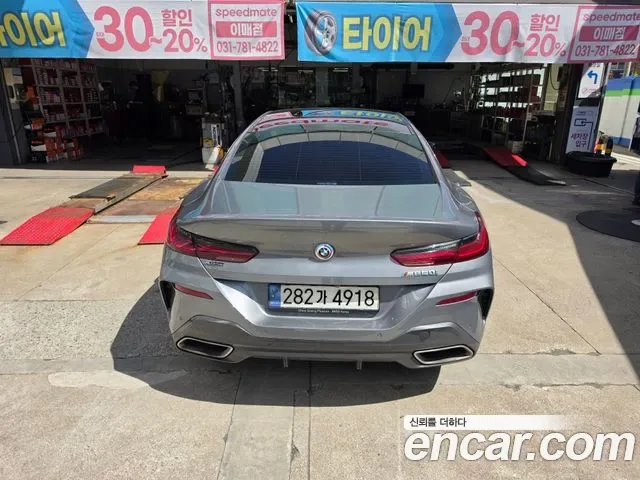 BMW 8 (G15) M850i xDrive, миниатюра 17