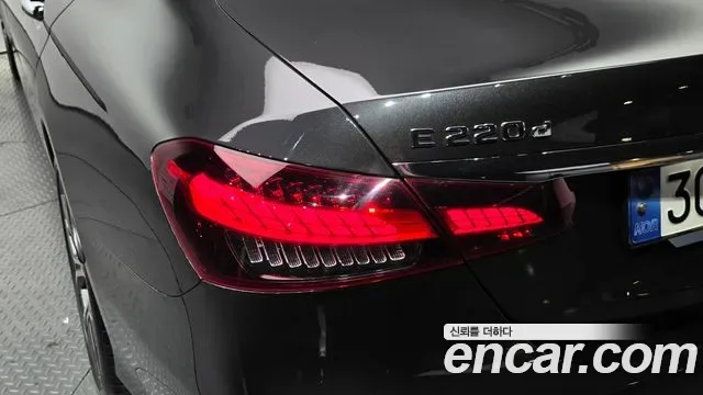 Mercedes-Benz E-Class E220d 4MATIC AMG Line, миниатюра 8