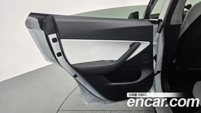 Tesla Y AWD, миниатюра 17