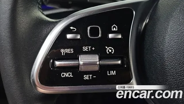 Mercedes-Benz A-Class A200d, миниатюра 2