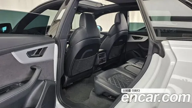 Audi Q8 55 TFSI Premium, миниатюра 3