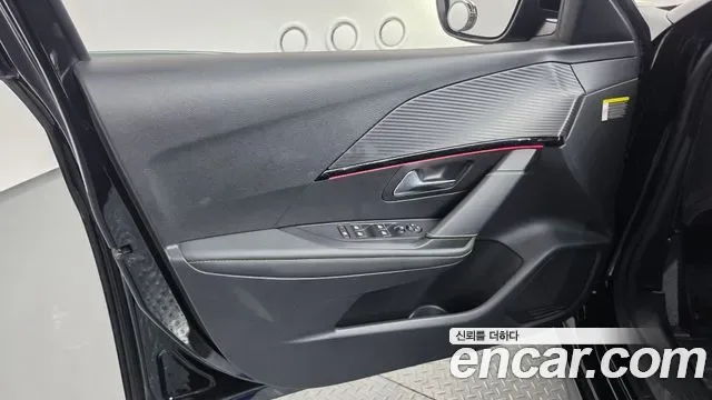 Peugeot E-208 GT Line, миниатюра 11
