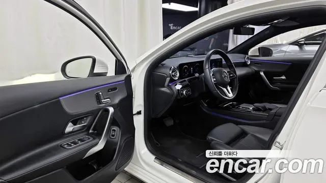 Mercedes-Benz A-Class A220, миниатюра 3