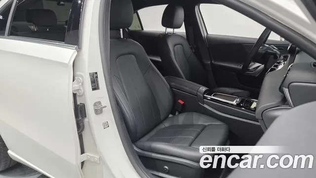 Mercedes-Benz A-Class A220, миниатюра 19