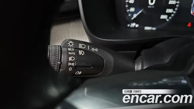Volvo XC40 T4, миниатюра 9